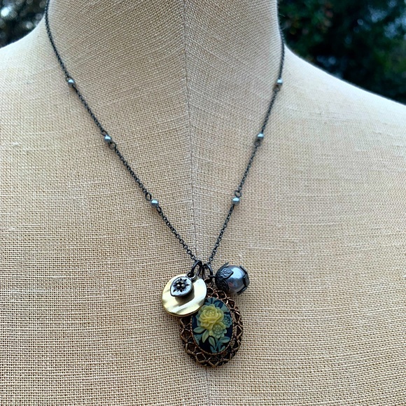 Victorian Vintage Romantic Style Charm Necklace